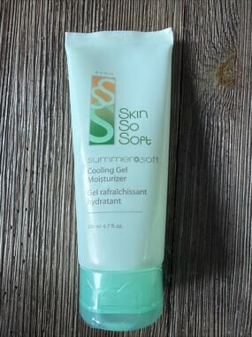 Avon Skin So Soft Summer Soft Cooling Gel Moisturizer 6.7 fl oz SEALED